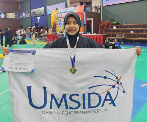 Disiplin kunci juara 1 pencak silat FAI Umsida